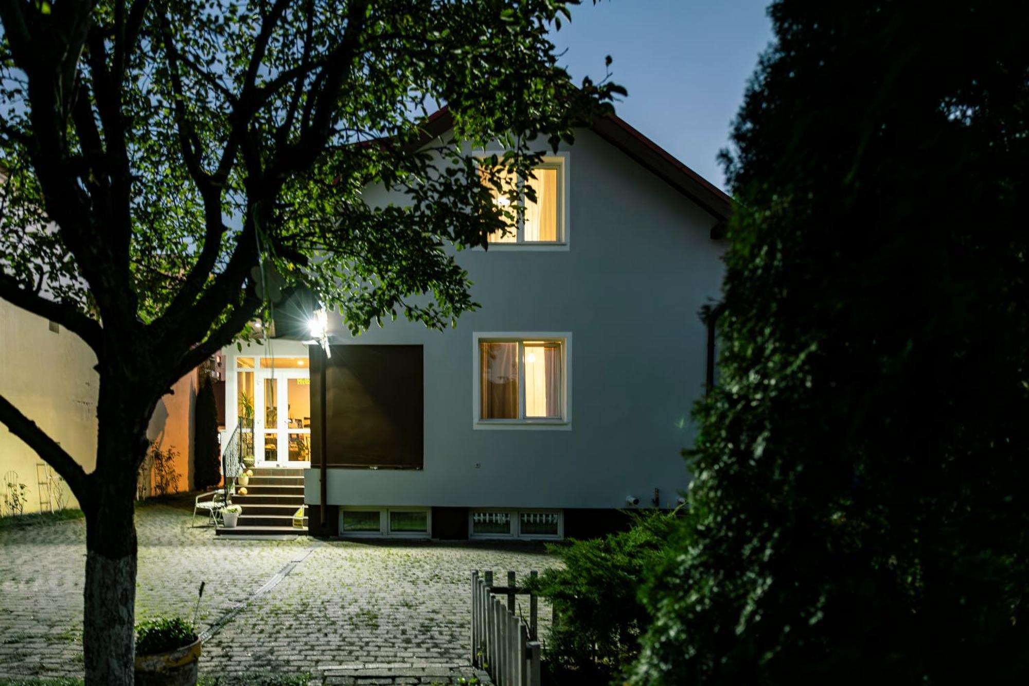 Pension Gallery Braşov Exteriör bild