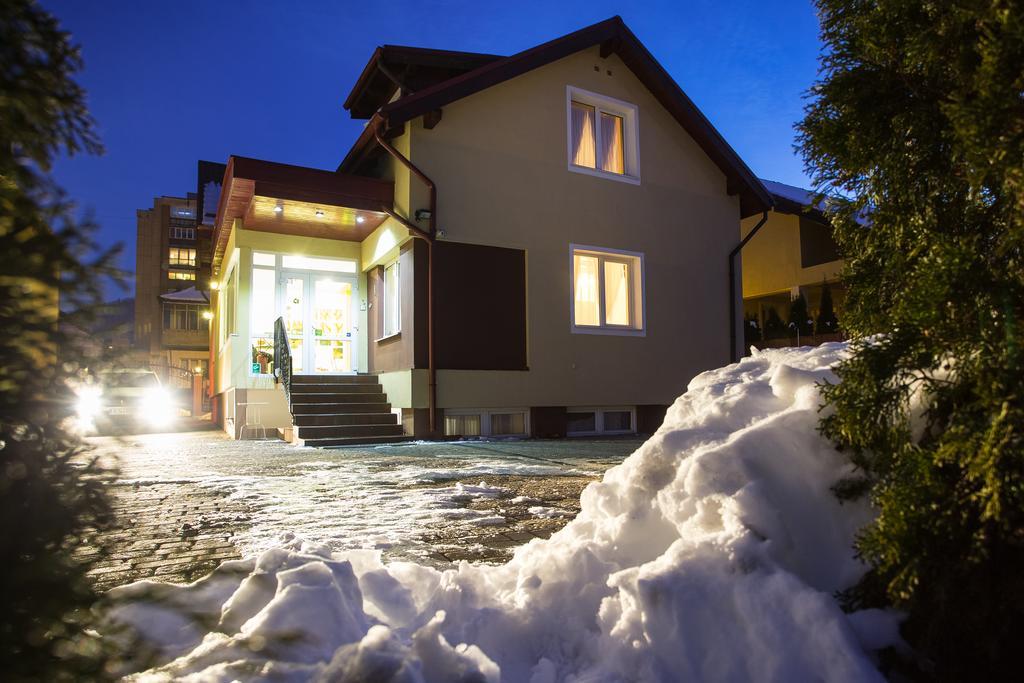 Pension Gallery Braşov Exteriör bild